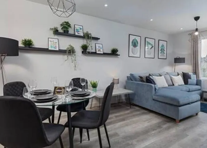 Prime Location, Modern 2Br House